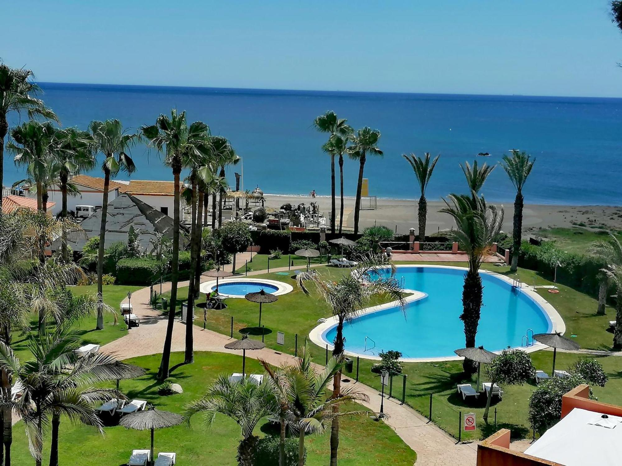 Cn-340 Suites Estepona Zewnętrze zdjęcie